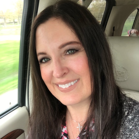 Welcome to my closet! 🤗🙏🏼💖✨🦋 - Picture 6 of 7